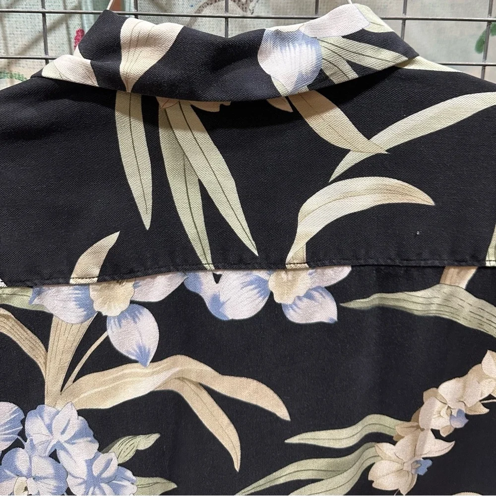 Tommy Bahama Black Floral Short-Sleeve Button-Down Shirt